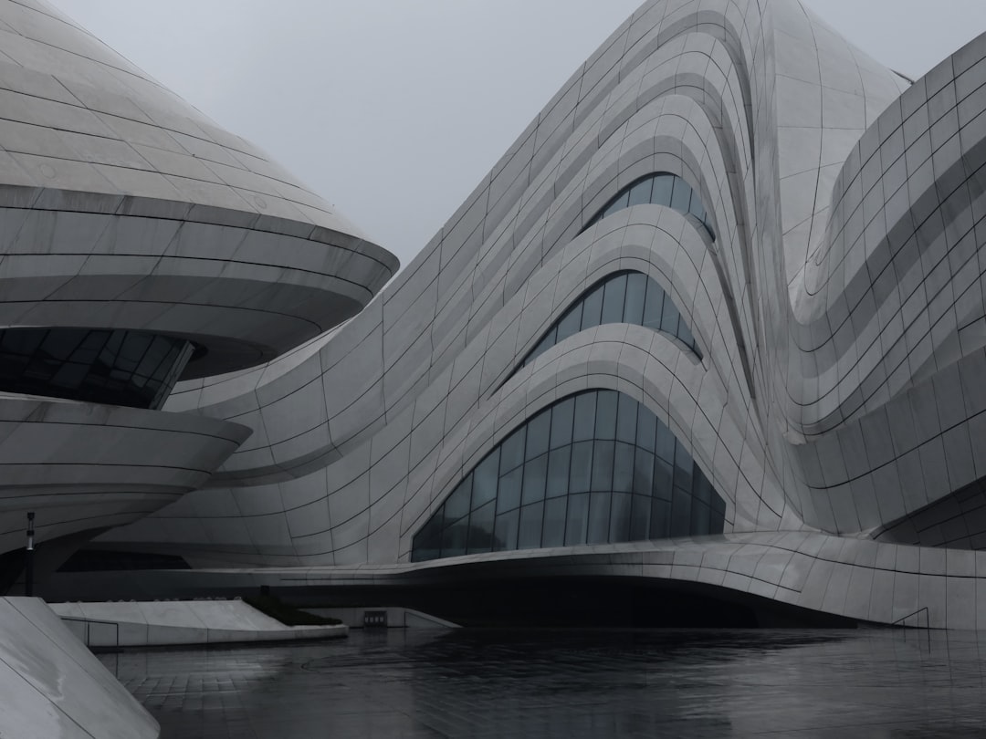 Cum influențează arhitectura modernă starea de spirit a locuitorilor